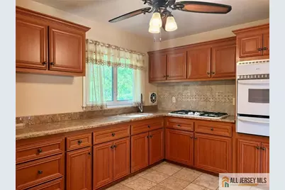 35 Wellington Road, East Brunswick Township, NJ 08816 - Photo 6