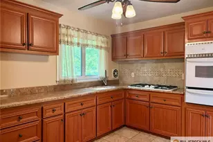 35 Wellington Rd, East Brunswick Township, NJ 08816 - Photo 6