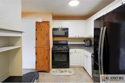 621 Cricket Lane #621, Woodbridge Township, NJ 07095 - Photo 12