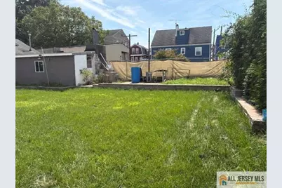 329 Leon Avenue, Perth Amboy, NJ 08861 - Photo 2