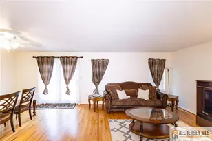 17 Heritage Ct, Ewing Township, NJ 08628 - Photo 8