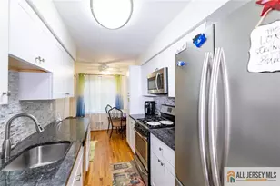 17 Heritage Ct, Ewing Township, NJ 08628 - Photo 14