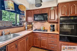 40 Emerald Rd, South Brunswick Township, NJ 08824 - Photo 8