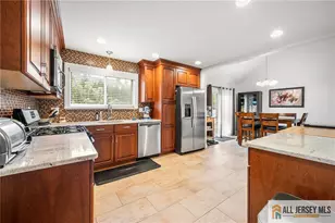 122 Benart Pl, Middlesex, NJ 08846 - Photo 6