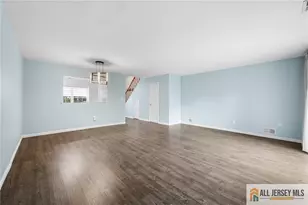 11 Canterbury Cir, Franklin Township, NJ 08873 - Photo 4