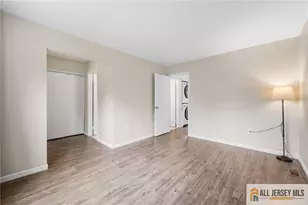11 Canterbury Cir, Franklin Township, NJ 08873 - Photo 12