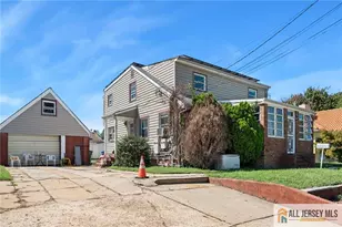 35 Lavern St, Sayreville, NJ 08872 - Photo 2