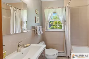708 Sunbrite Ln, Piscataway Township, NJ 08854 - Photo 16