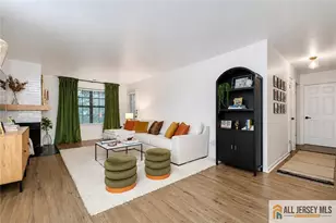 503 Chester Ct, Helmetta, NJ 08828 - Photo 4