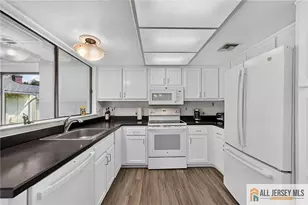 21 Celtis Plaza, Monroe Township, NJ 08831 - Photo 10