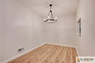 14 Sheffield Ct, North Brunswick Township, NJ 08902 - Photo 8