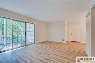 14 Sheffield Ct, North Brunswick Township, NJ 08902 - Photo 4