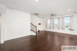 21 Green St, North Brunswick Township, NJ 08902 - Photo 8