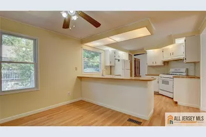303 Woods End Court, Spotswood, NJ 08884 - Photo 14