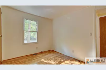 303 Woods End Court, Spotswood, NJ 08884 - Photo 20