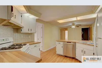 303 Woods End Court, Spotswood, NJ 08884 - Photo 16