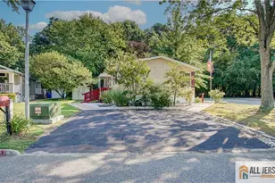 303 Woods End Ct, Spotswood, NJ 08884 - Photo 30