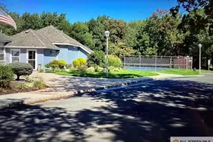 401 Yorkshire Pl, Marlboro Township, NJ 07751 - Photo 16