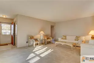 229 N Pondview Blvd, Monroe Township, NJ 08831 - Photo 6