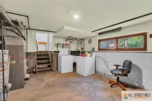 102 Avonridge Rd, Raritan, NJ 08869 - Photo 20