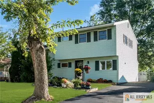 102 Avonridge Rd, Raritan, NJ 08869 - Photo 1