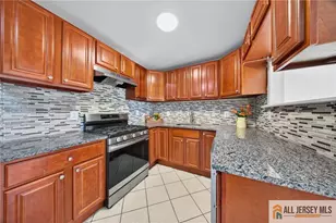 29 Windsor Dr, East Brunswick Township, NJ 08816 - Photo 8