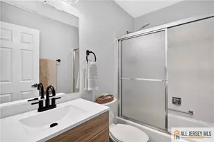 1 Cambridge Dr, Monroe Township, NJ 08831 - Photo 24