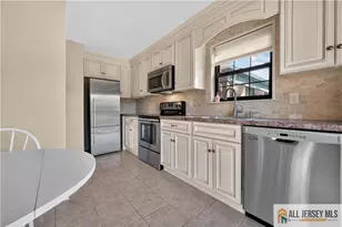 323 Gills Ln, Iselin, NJ 08830 - Photo 14
