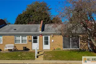 46 Breeze Ct, Brick, NJ 08724 - Photo 1