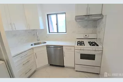 1008 N Oaks Boulevard, North Brunswick Township, NJ 08902 - Photo 1