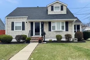 45 E Oak St, Carteret, NJ 07008 - Photo 1