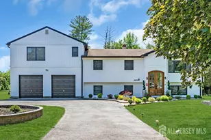 24 Bentley Rd, Monroe Township, NJ 08831 - Photo 1