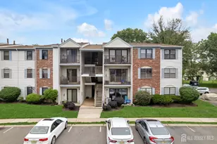 352 Lancaster Ct, Piscataway Township, NJ 08854 - Photo 1