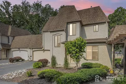 4 Gate House Lane, Edison, NJ 08820 - Photo 1