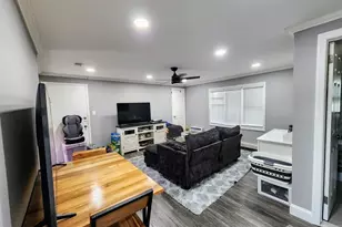 22 B Garfield Park, Edison, NJ 08837 - Photo 1