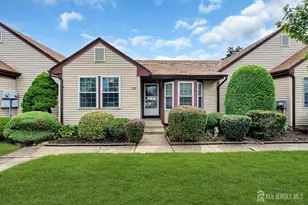 27 Benjamin Franklin Dr, Monroe Township, NJ 08831 - Photo 1