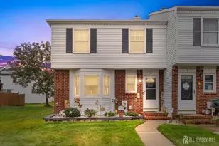 7 Gardenia Ct, Sayreville, NJ 08872 - Photo 1