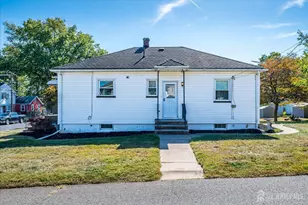 92 Lake View Blvd, Edison, NJ 08817 - Photo 1