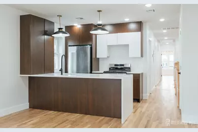 90 Hollywood Avenue, East Orange, NJ 07018 - Photo 1