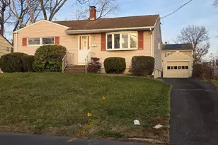 9 Gates Pl, Edison, NJ 08817 - Photo 1