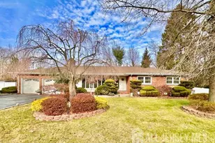 20 Gillen Dr, Sayreville, NJ 08859 - Photo 1