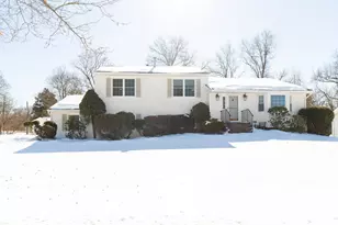 9 Sturbridge Dr W, Piscataway Township, NJ 08854 - Photo 1
