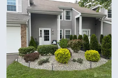 39 Renaissance Lane, New Brunswick, NJ 08901 - Photo 1