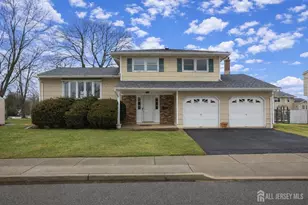 21 Sherwood Rd, Sayreville, NJ 08859 - Photo 1