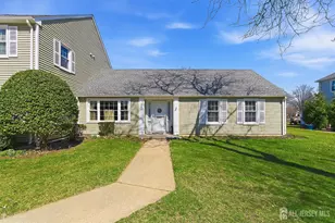 25 E Rossmoor Dr, Monroe Township, NJ 08831 - Photo 1