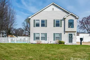 17 Idlewild Rd, Edison, NJ 08817 - Photo 1