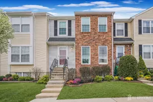 21 Karwatt Ct, Sayreville, NJ 08872 - Photo 1