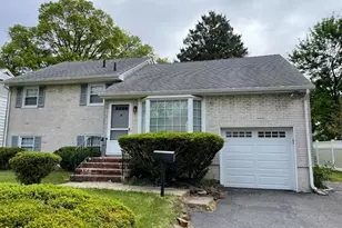 76 Willow Rd, Metuchen, NJ 08840 - Photo 1