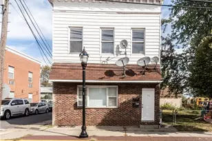 556 Roosevelt Ave, Carteret, NJ 07008 - Photo 1