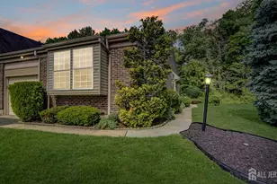 7 Betsy Ross Dr, Monroe Township, NJ 08831 - Photo 1